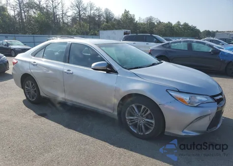 2015 Toyota Camry Le z USA, uszkodzony, nr VIN 4T1BF1FK6FU079970
